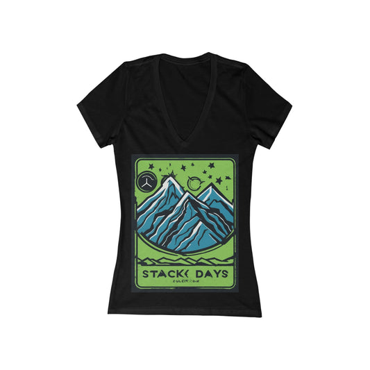 boostlete-pr-season-icon-mountain-grainy-badge-0154 — Women's Deep V-Neck Tee (B+C 6035)