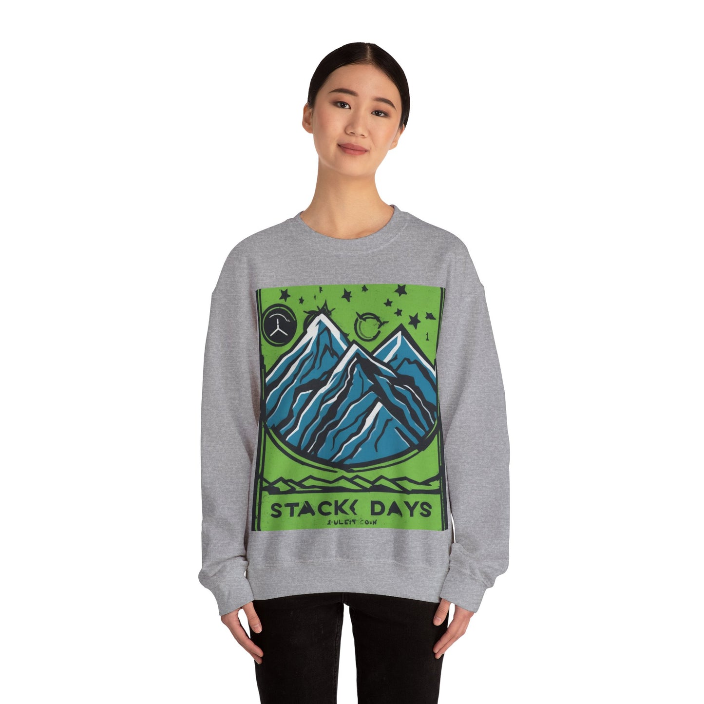 boostlete-pr-season-icon-mountain-grainy-badge-0154 — Unisex Heavy Blend Crewneck Sweatshirt (Gildan)